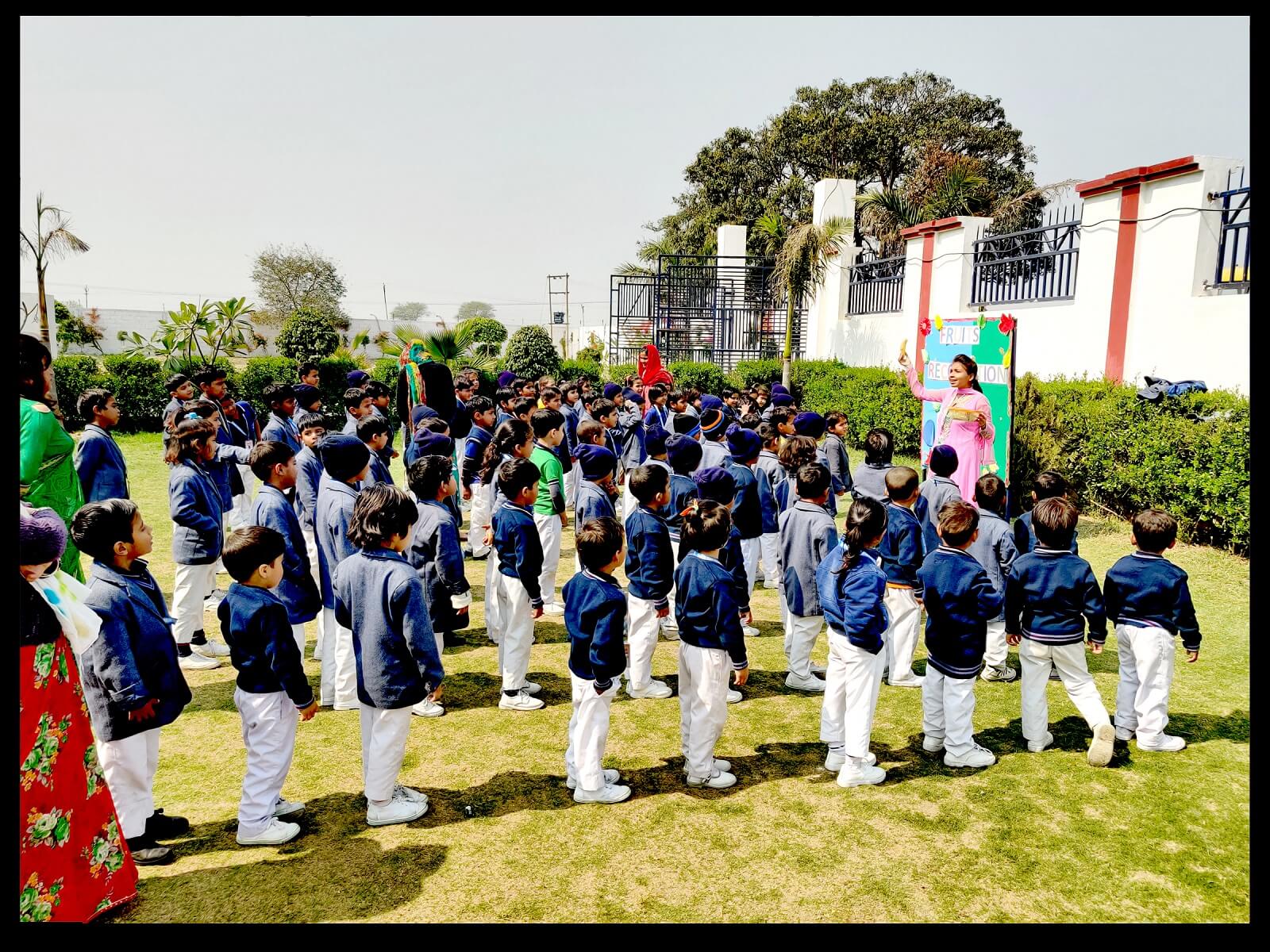 Shashi International School – Best School In Tundla