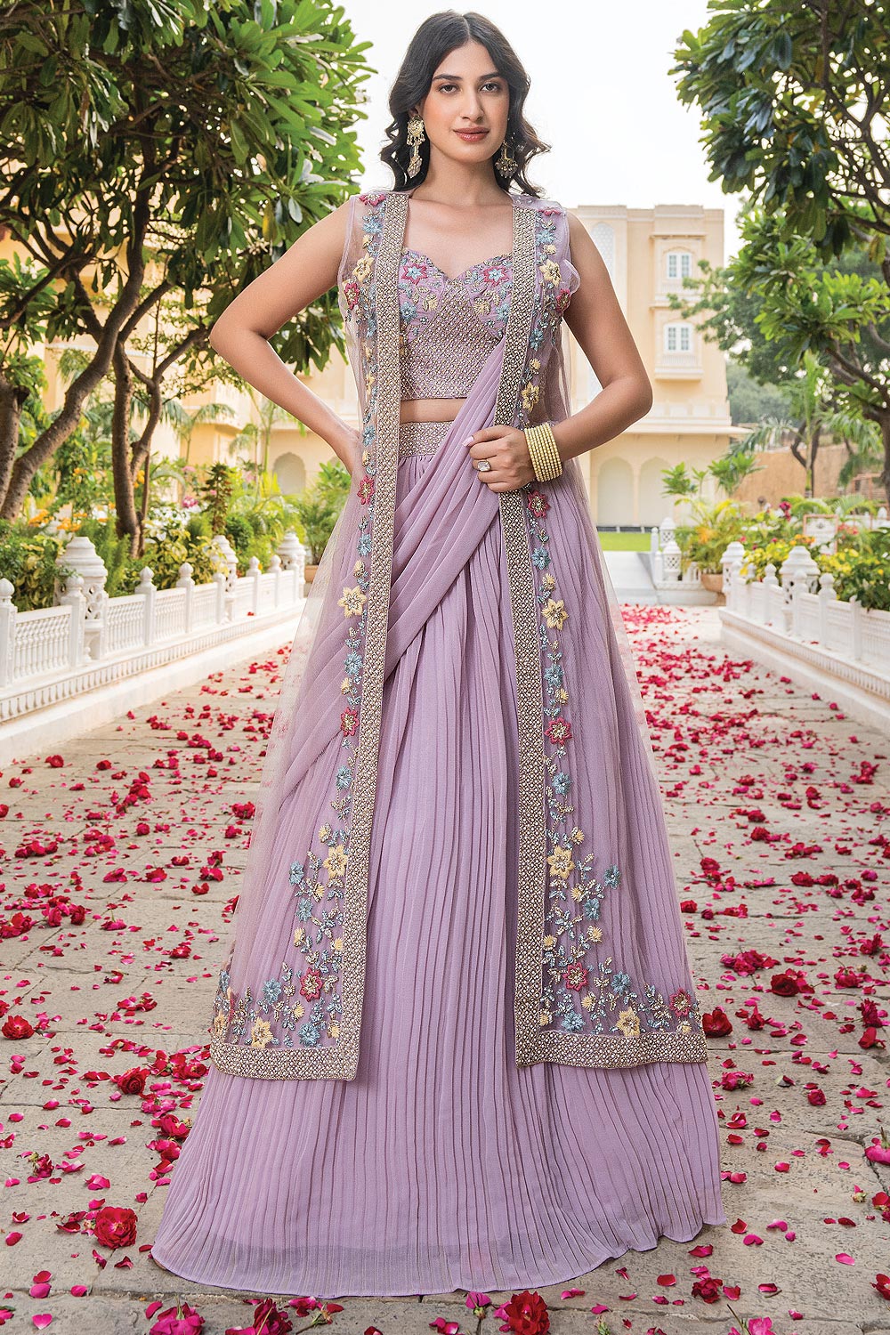 Enhance Your Fashion With Exquisite Indian Dresses