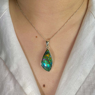 Ammolite: Known For Their Vigorous And Iridescent Hint