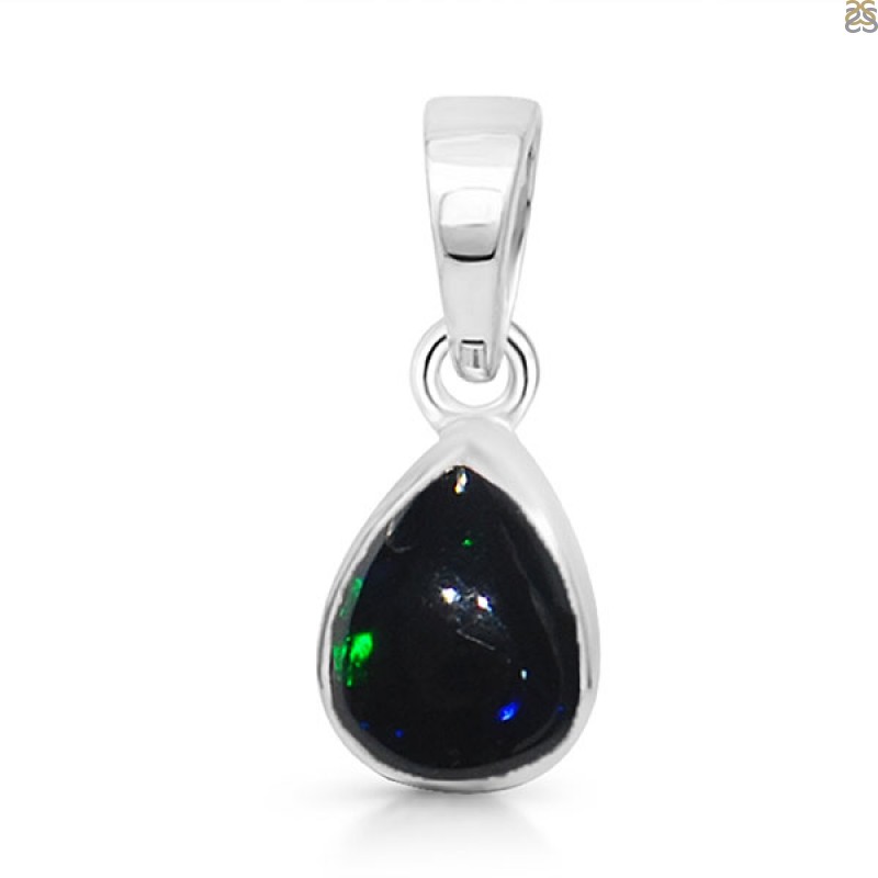 Uncovering Opal Gemstones: Exploring Their Benefits