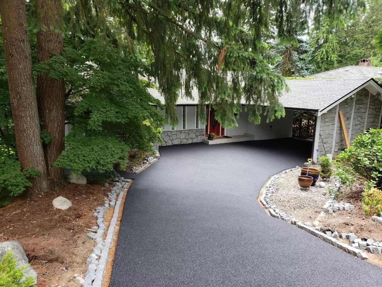 The Impact Of Rubber Paving On Your Outdoor Space