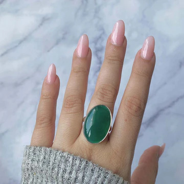 Green Onyx Gemstone Jewelry: Overflowing Style And Intricacy