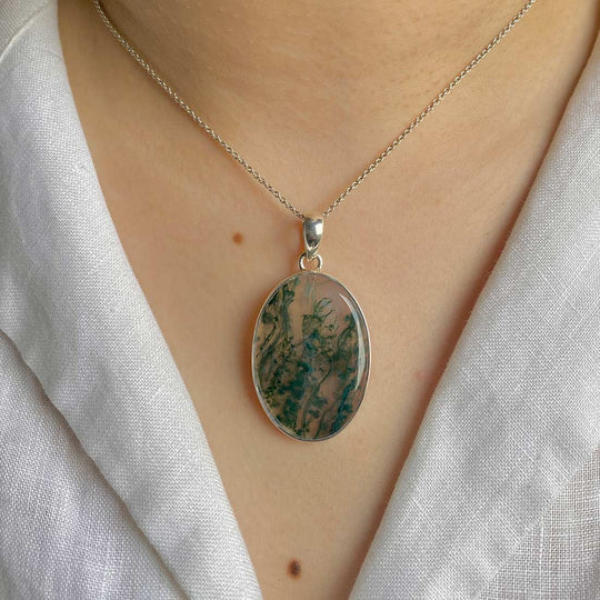 Moss Agate Jewelry: Nature's Artistic Touch