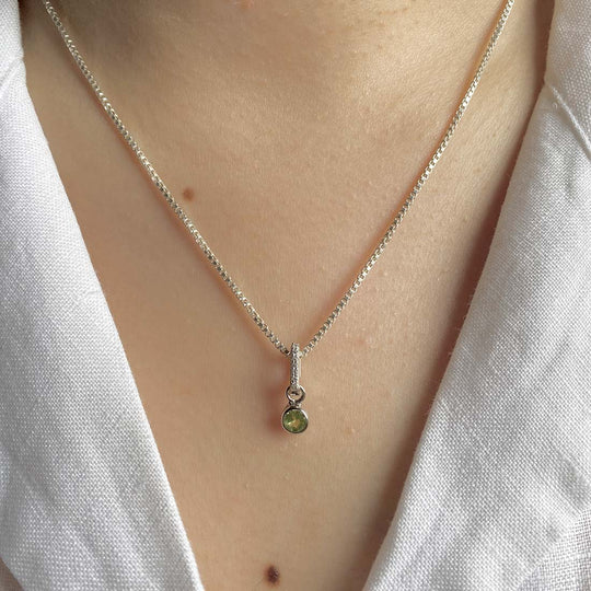 Peridot Jewelry: The Gem Of The Sun
