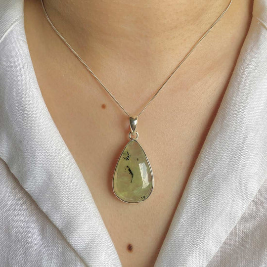 Prehnite Jewelry: A Serene And Calming Gemstone