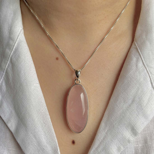 Rose Quartz Jewelry: A Heartfelt Gemstone