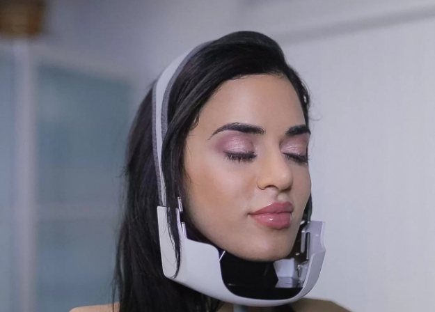 Your Jawline With Wymore Laser Jaw Contouring
