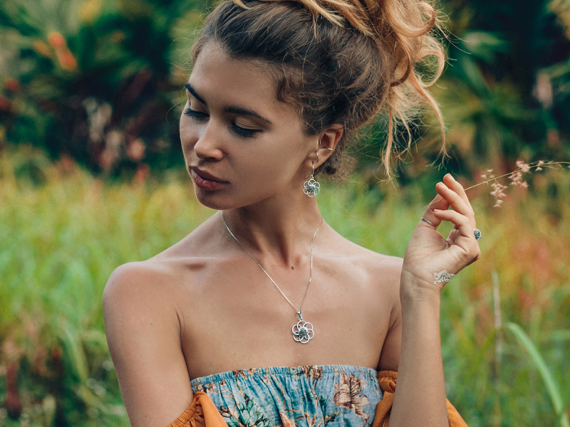 How Seraphinite Jewelry Can Enhance Your Spiritual Journey